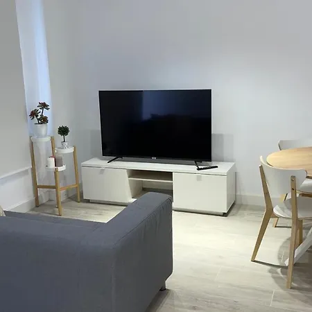 A 50 Metros De La Plaza Del Charco, Apartment *
