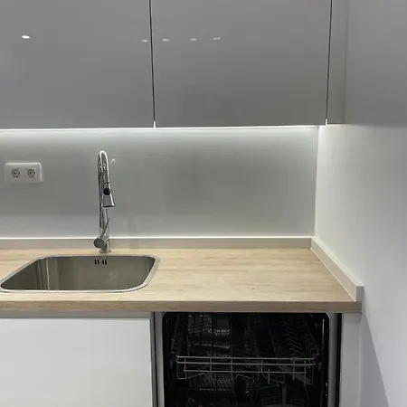 A 50 Metros De La Plaza Del Charco, *