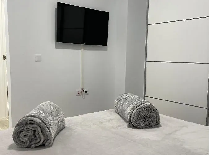 A 50 Metros De La Plaza Del Charco, *